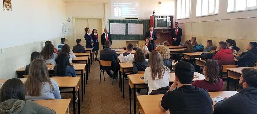 ПРОМОЦИЈА НА УТМС ПРЕД МАТУРАНТИТЕ ВО СРЕДНИТЕ УЧИЛИШТА ВО БИТОЛА