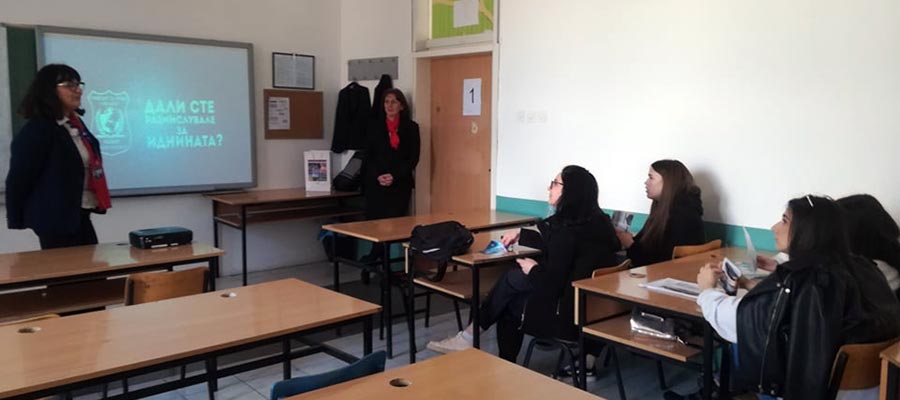 ПРОМОЦИЈА НА УТМС ПРЕД МАТУРАНТИТЕ ОД СУГС „НИКОЛА КАРЕВ” ВО СКОПЈЕ