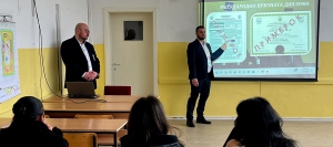 ТИМОТ НА УНИВЕРЗИТЕТ СКОПЈЕ ГИ ПОСЕТИ МАТУРАНТИТЕ ОД СУГС „ДИМИТАР ВЛАХОВ“