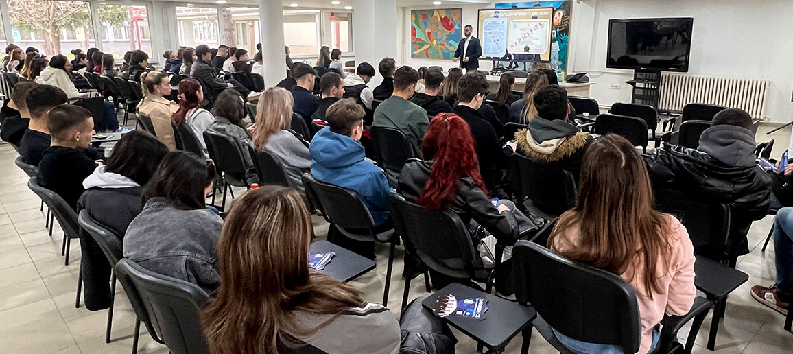 ДЕНЕС БЕВМЕ ВО СУГС „ЗДРАВКО ЦВЕТКОВСКИ“ - СКОПЈЕ И ЈА ПРОДОЛЖИВМЕ НАШАТА СИЛНА КАМПАЊА ЗА УПИС!